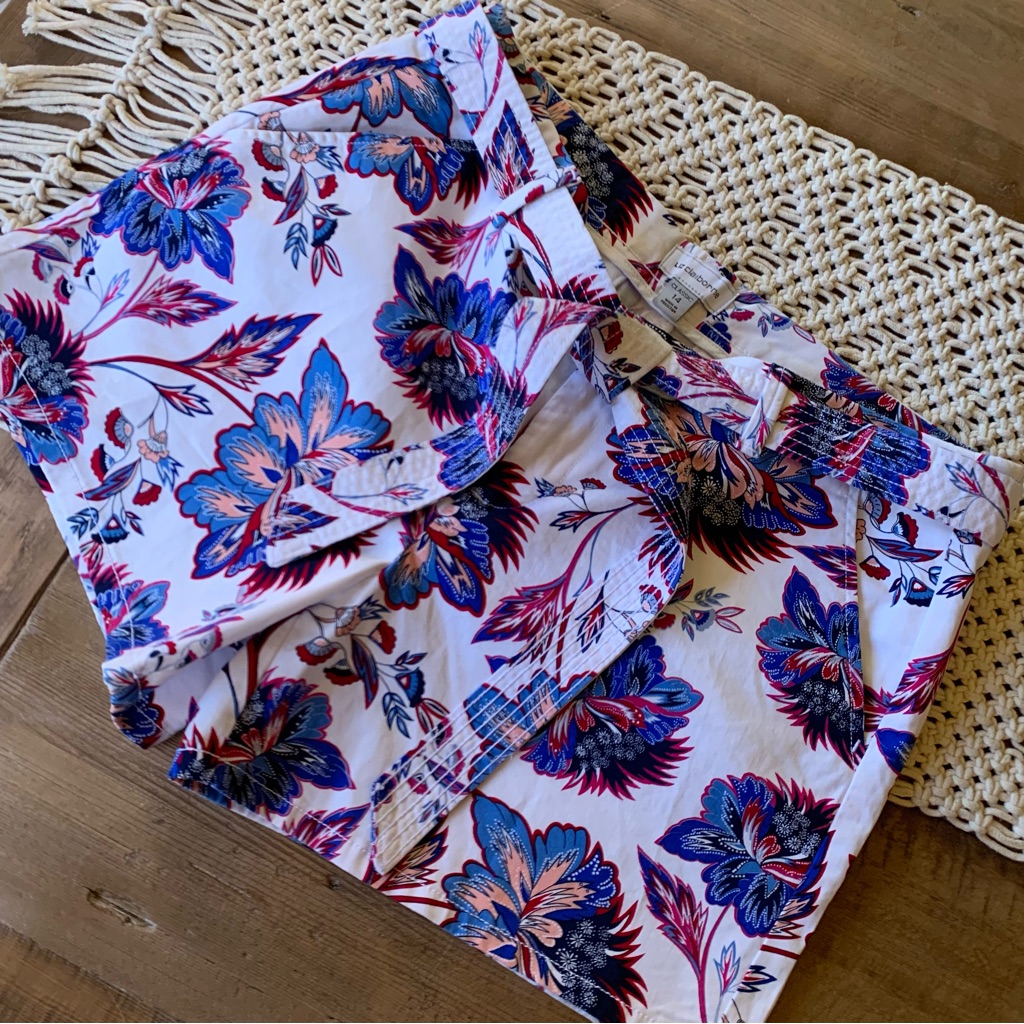 ***Nwot***Liz Claiborne Shorts